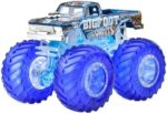 Hot Wheels Monster Trucks Power Smashers 1:64 Scale die cast Bigfoot, Includes Crushed Car for Ages 3 Years & Up - Image 2