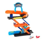 Hot Wheels City Transforming Stunt Garage Playset & 1:64 Scale Die-Cast Vehicle, Storage for 10+ Cars & Stunting Speedway - Image 4