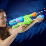 Nerf Super Soaker XP55 Water Blaster, Air Pressurized System, 17.5 Fluid Ounce Tank, Water Toys - Pichkari for Outdoor Water Games, Branded Toy Pichkari for Holi Festival, Kids 6+ - Image 3