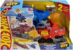 Hot Wheels City Ultimate Double Dragon Transporter Track Set Including Two Diecast Cars for Kids Ages 4 Years & Up - Image 2