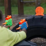 Nerf Elite 2.0 Face Off Target Set, Includes 2 Dart Blasters & Target & 12 Nerf Elite Darts, Toy Foam Blasters for Kids Outdoor Games - Image 3
