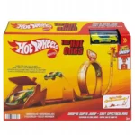Hot Wheels Toy Car Track Set, Hot Ones Gravity Drop Playset & 1:64 Scale Die-Cast Vehicle, Essential Components for a Race Build with Easy Storage