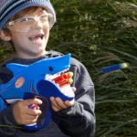Nerf Junior Wild Sharkfire, Easy Play Dart Blaster, 8 Nerf Elite Darts, Nerf Blaster Shark Toys for 6 Year Old Boys & Girls, Outdoor Toys - Image 3